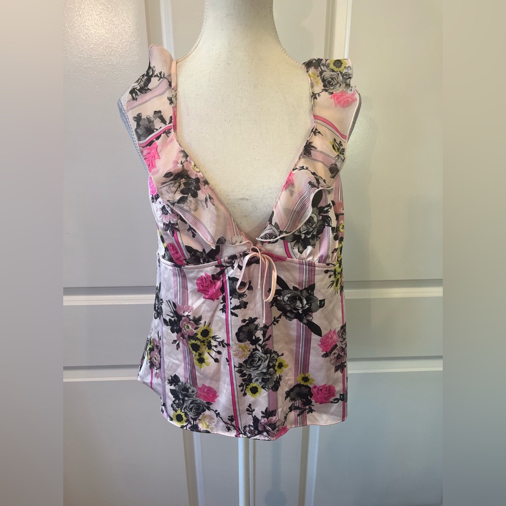 VICTORIA SECRET CAMI SIZE M NWOT